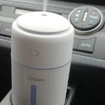 ドリンクホルダーにセットしたLomaya MagicX　超音波式加湿器