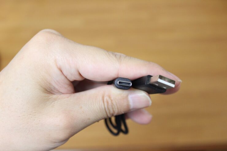 「OneOdio A30」付属の充電用USB-Cケーブル